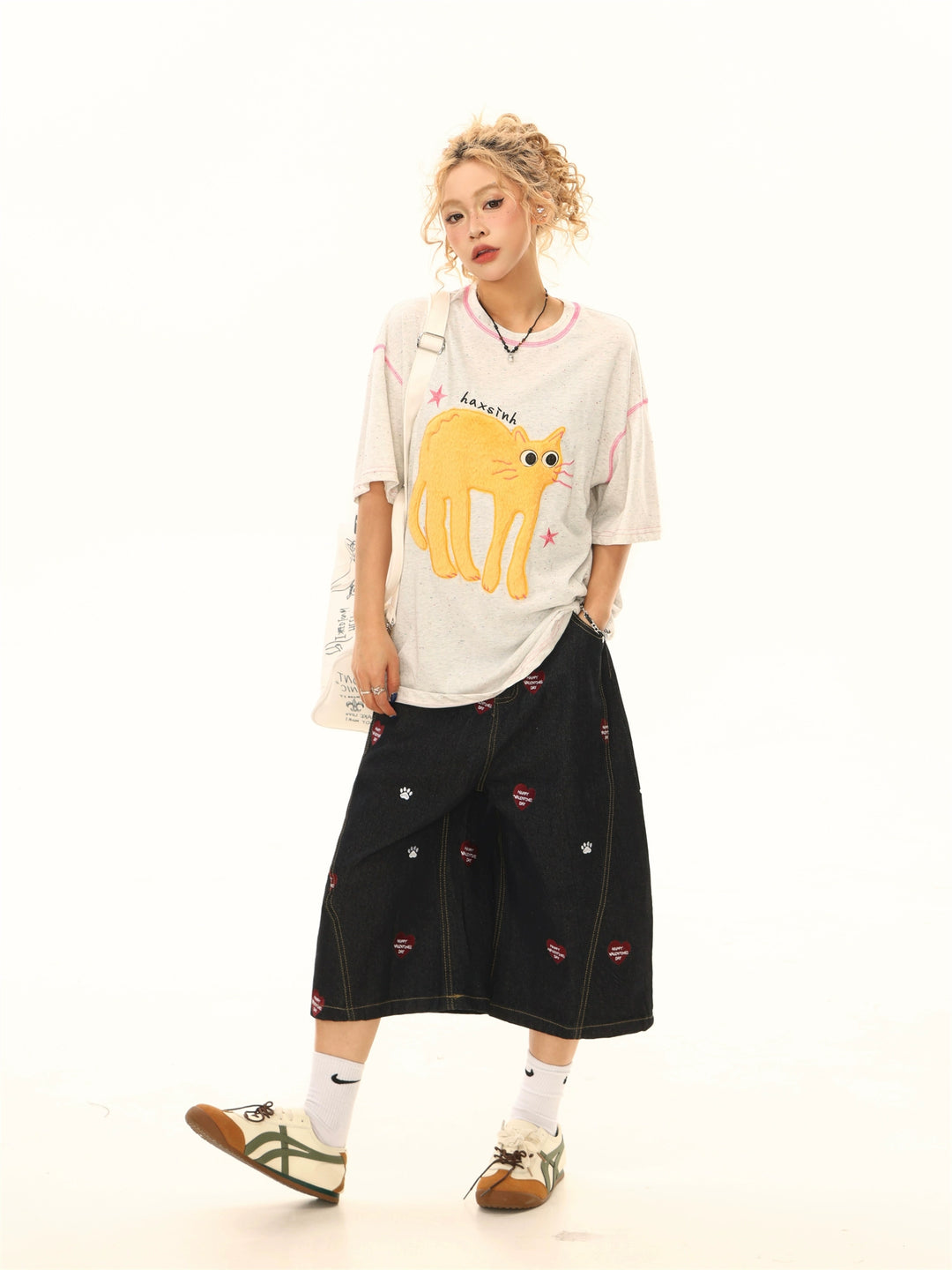 Kitten Embroidery Loose Short Sleeve T-shirt