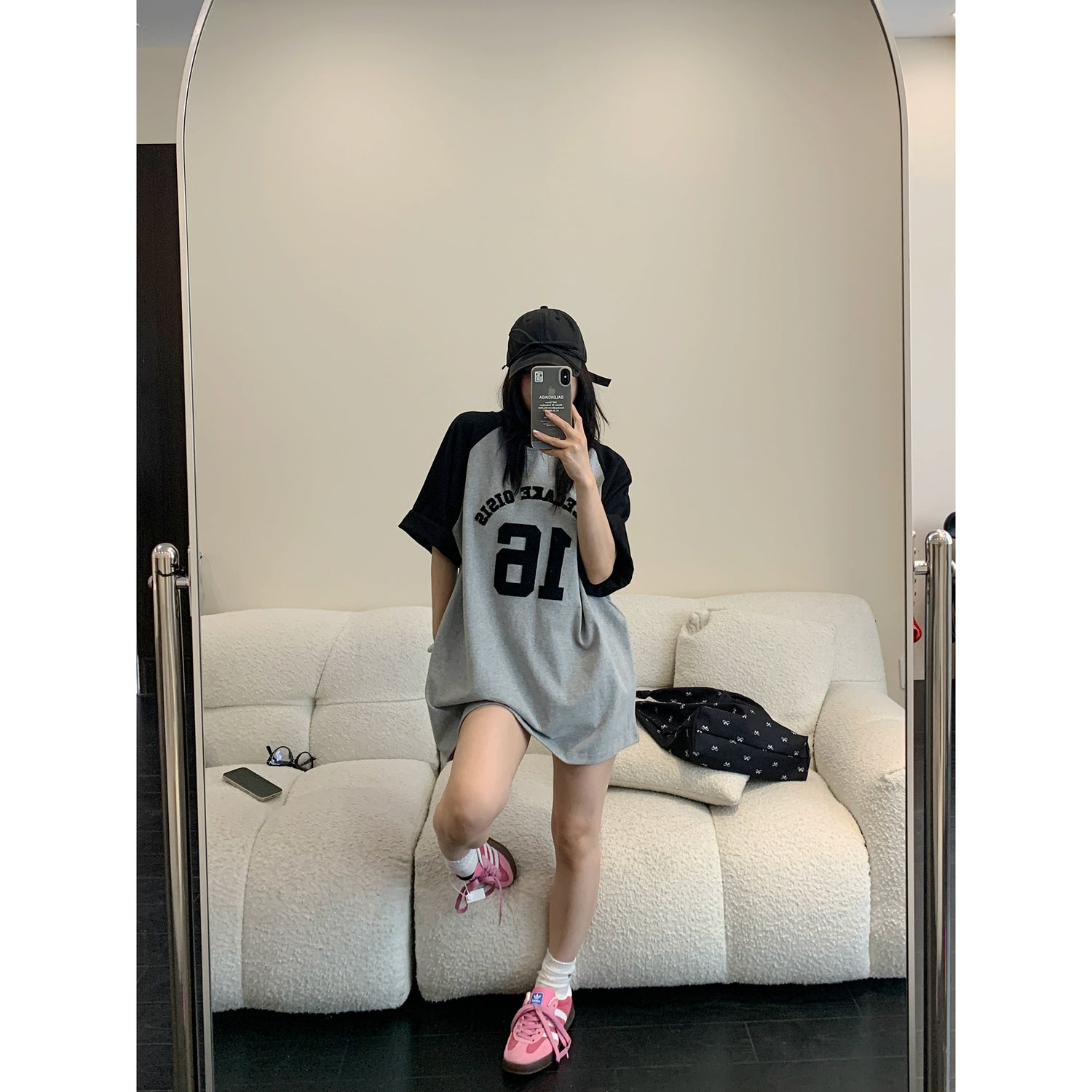 Raglan Sleeve Contrast Embroidery T-Shirt