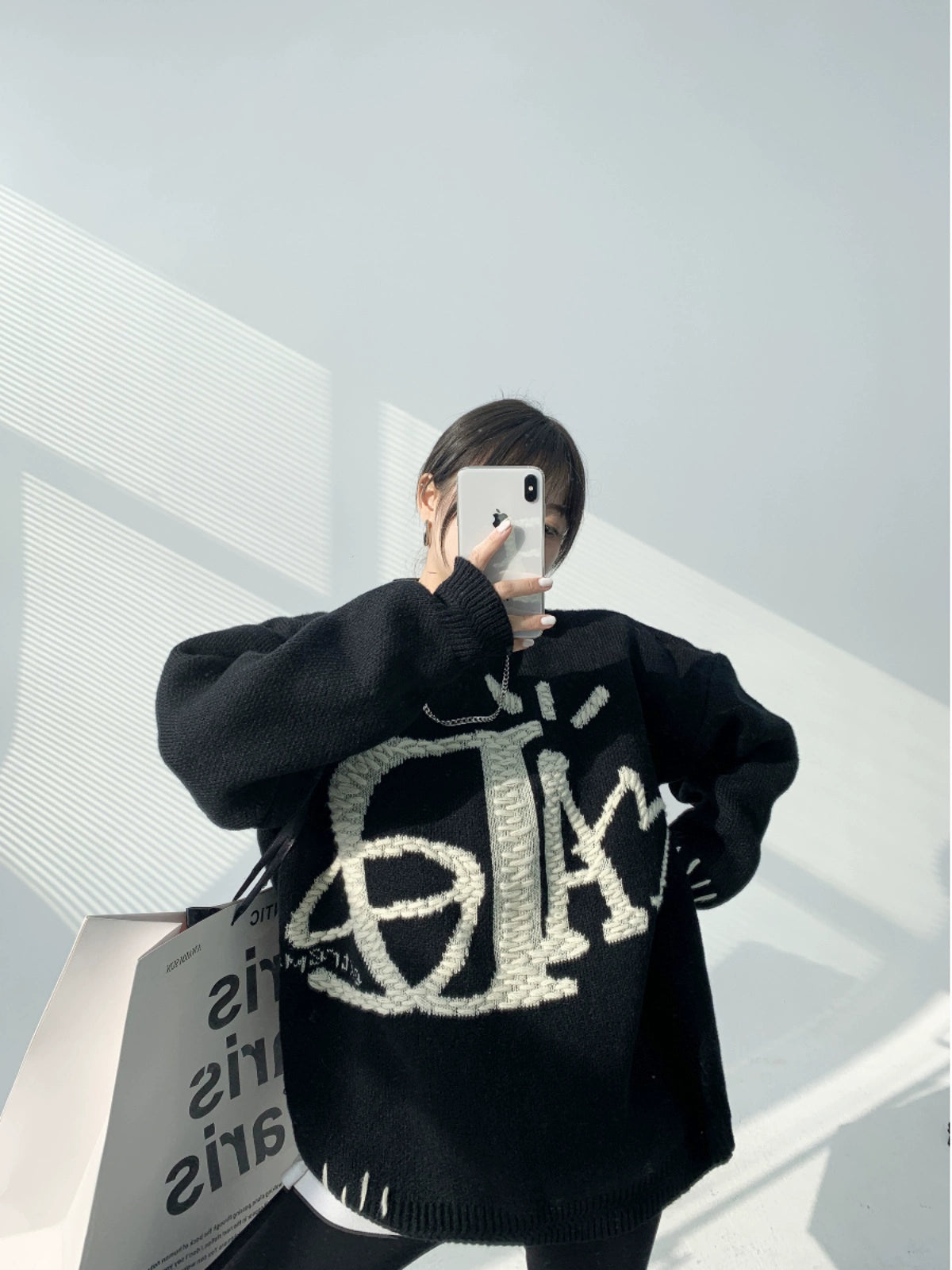 Embroidery Thick Knit Round Neck Sweatshirt