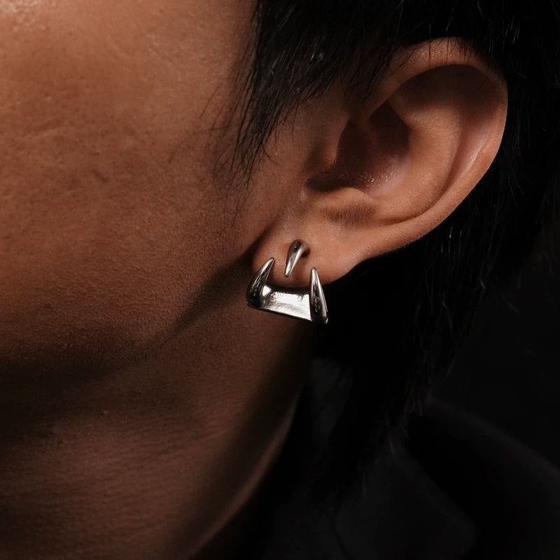 Metal Devil Claw Stud Earrings 4