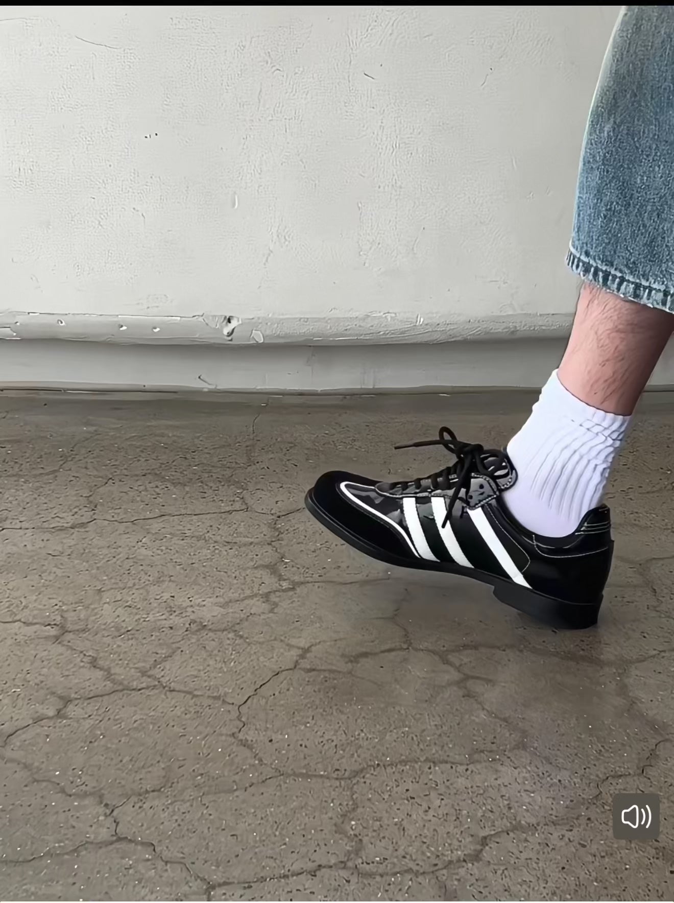 Retro Leather Stripe Commuter Sneakers