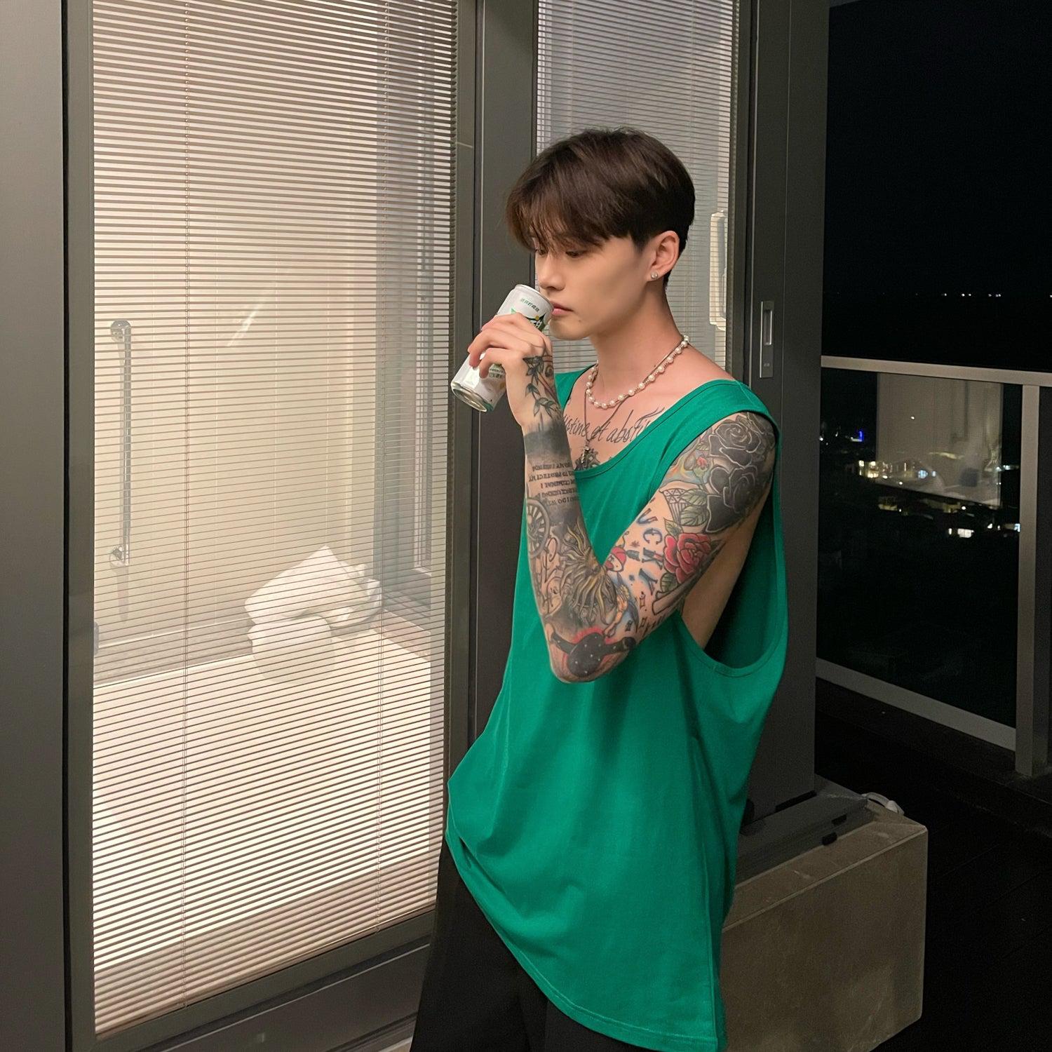 Basic Sleeveless T-Shirt