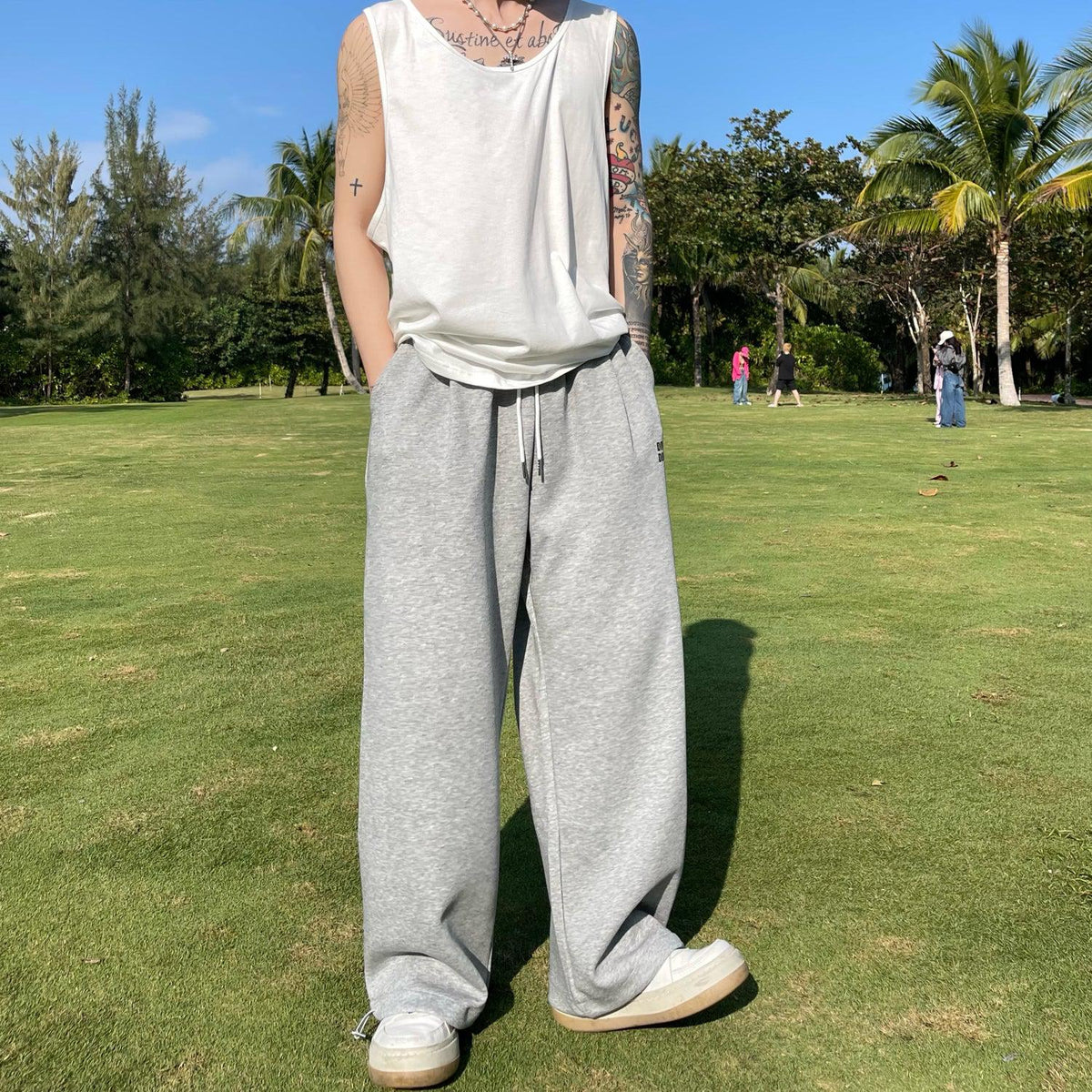 Basic Sleeveless T-Shirt