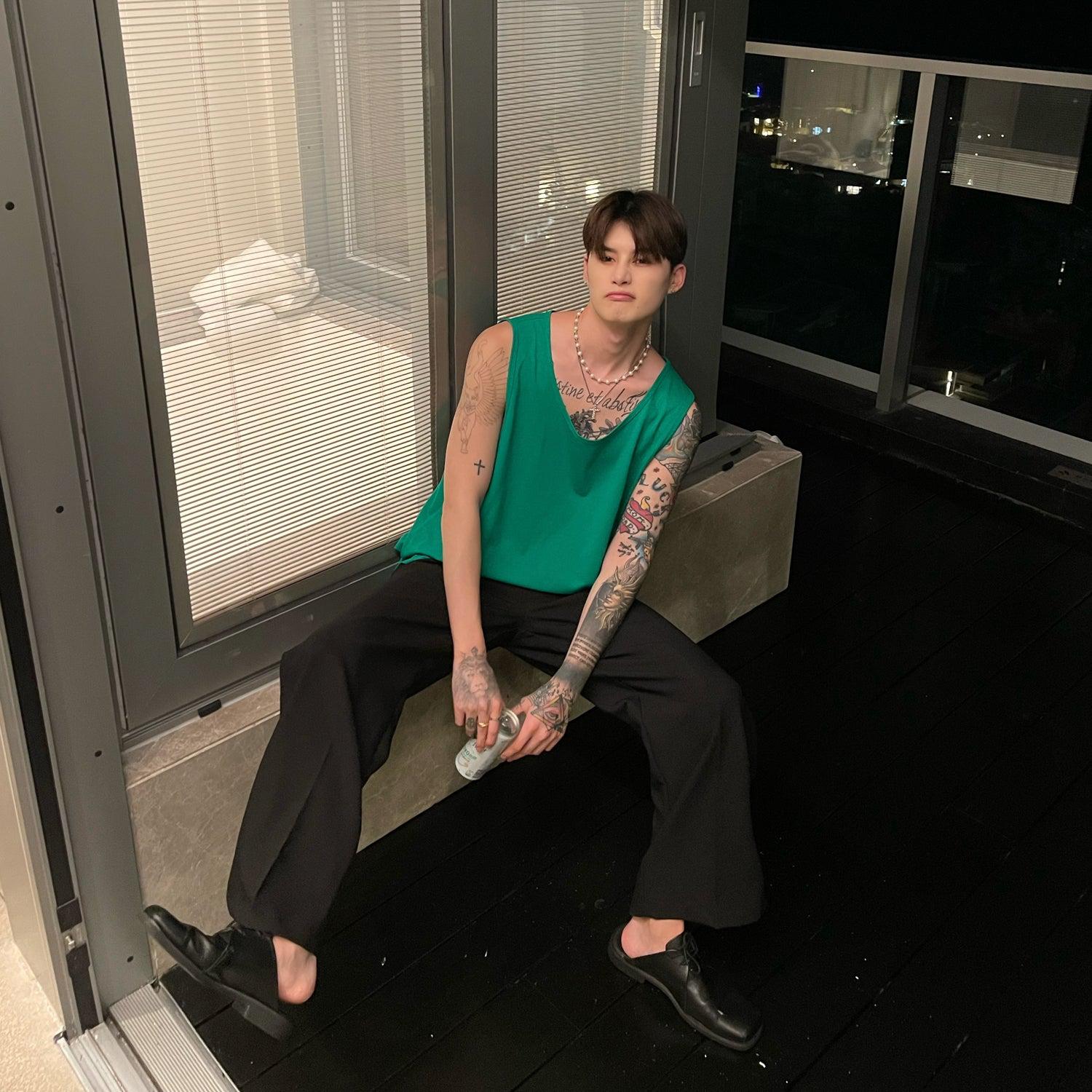 Basic Sleeveless T-Shirt