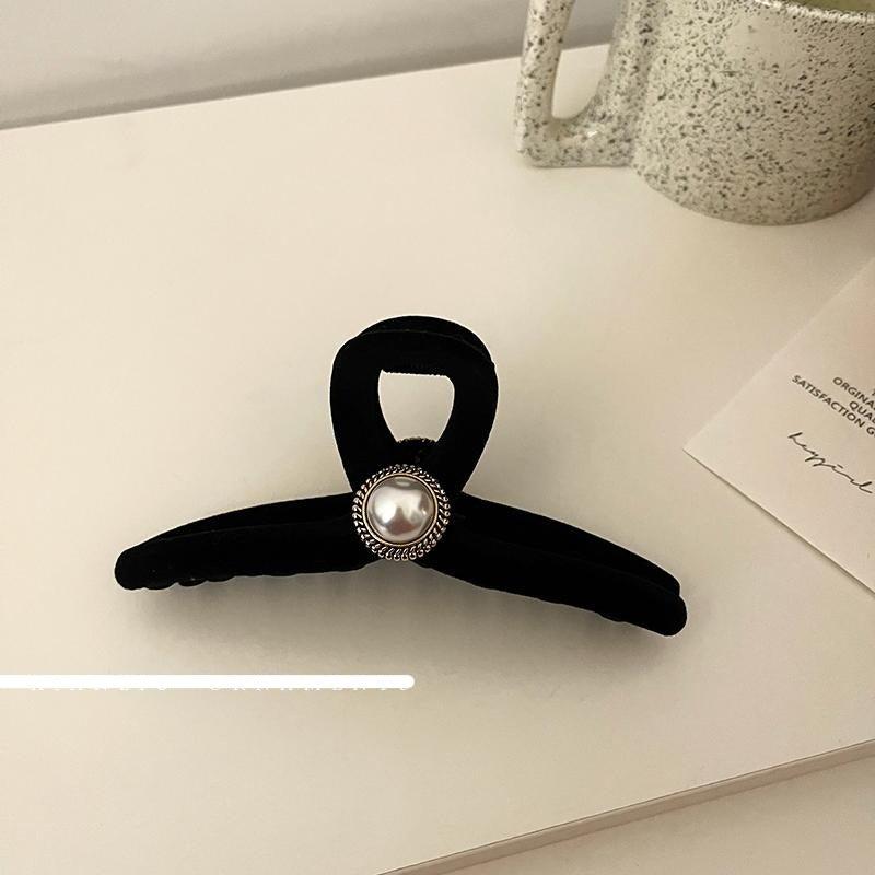 Black Pearl Hair Claw Clip