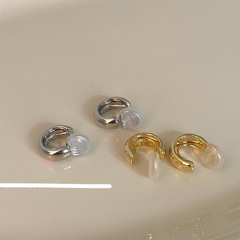 C-Shaped Earring Clip