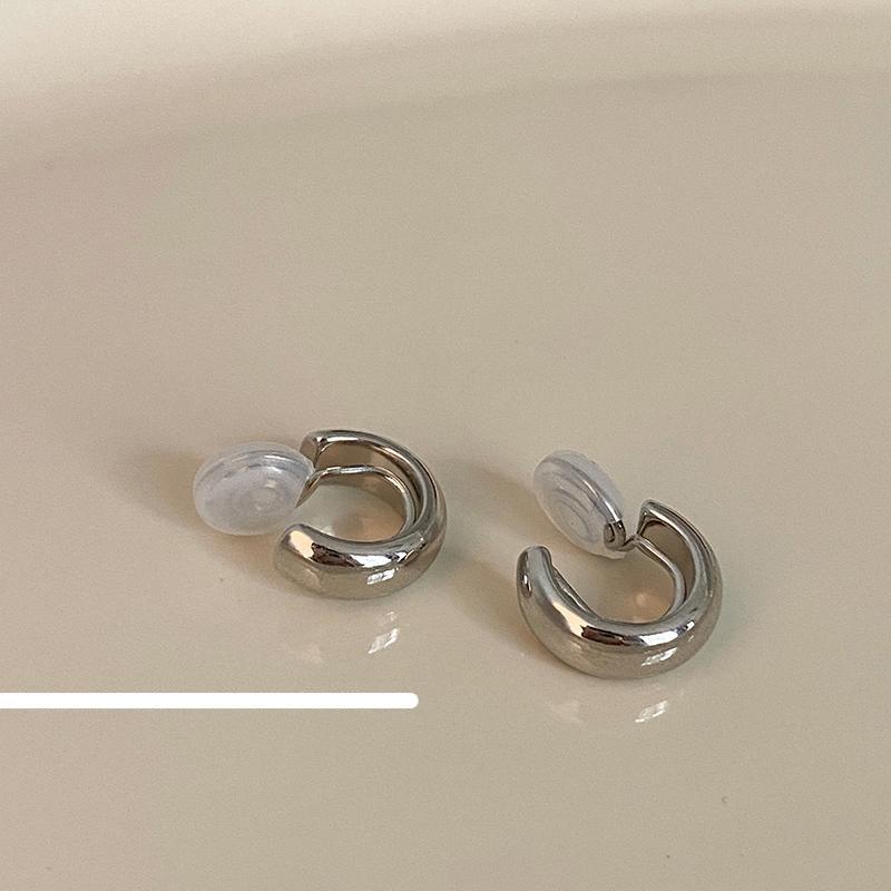C-Shaped Earring Clip