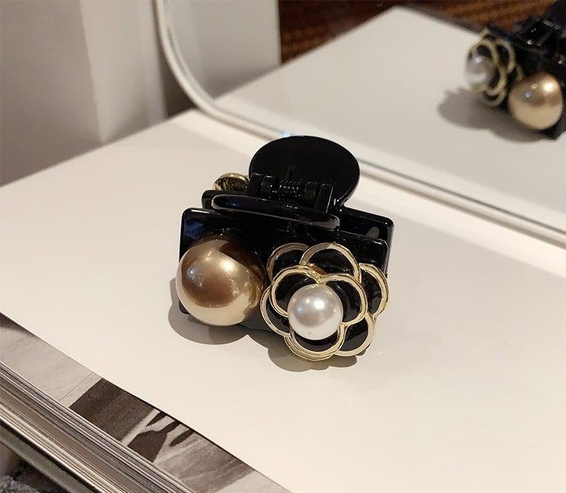 Camellia Small Claw Clip