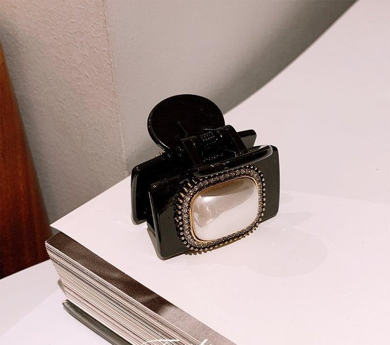 Camellia Small Claw Clip