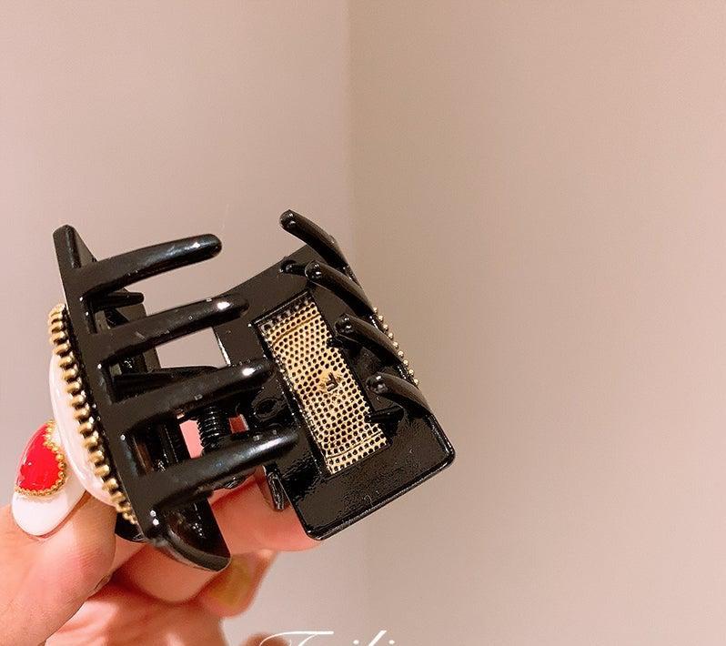 Camellia Small Claw Clip