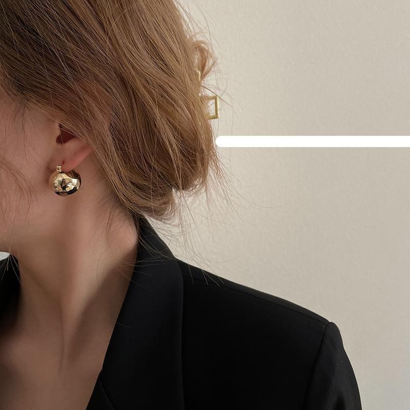 Fashion Spherical Earrings