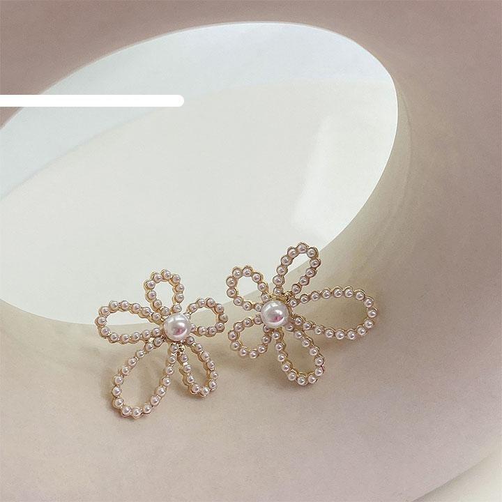 Flower Shape Earrings