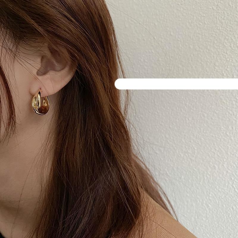 Geometric Twist Earrings