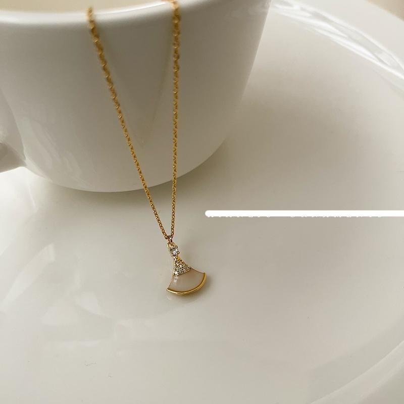 Ginkgo Leaf Necklace