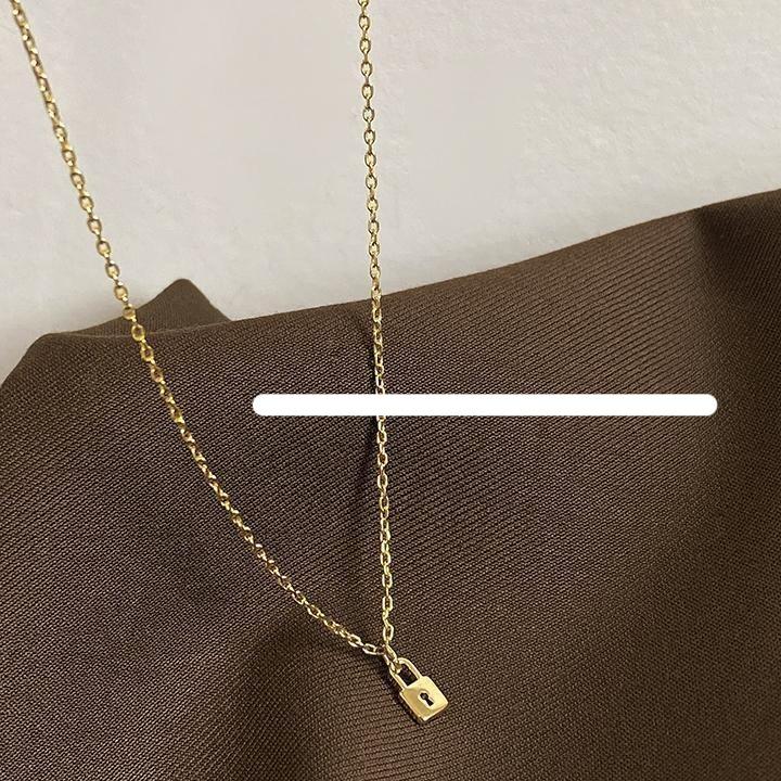 'H' Pendant Necklace