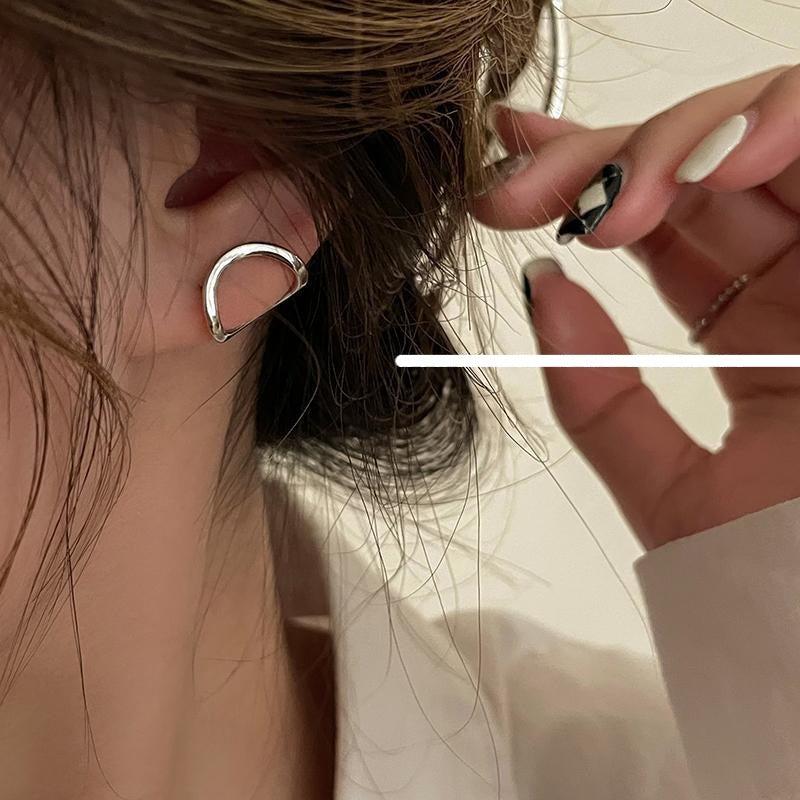 Hollow Oval Earrings