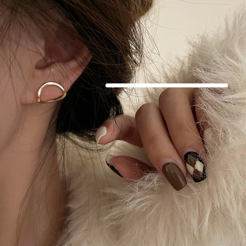 Hollow Oval Earrings