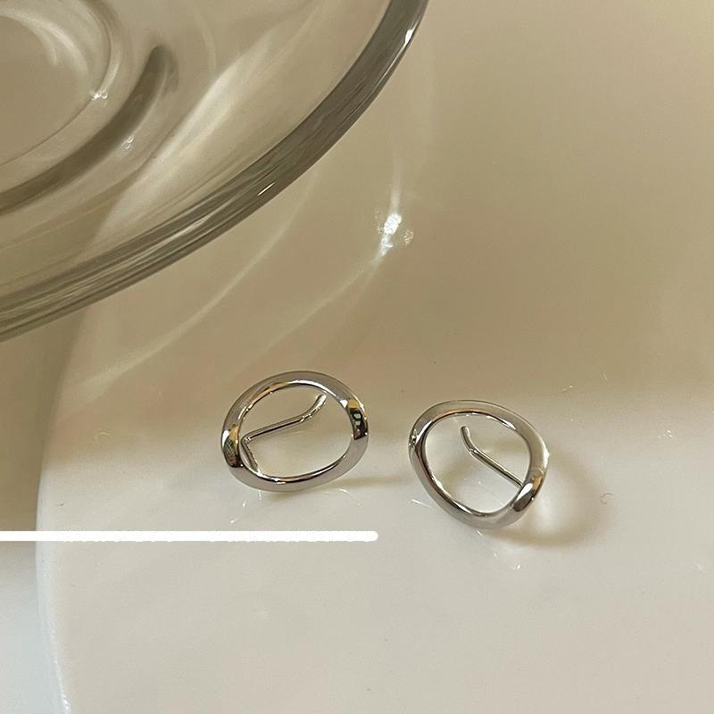 Hollow Oval Earrings