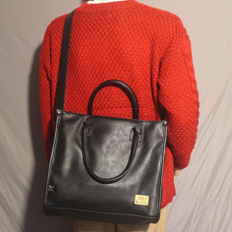 Large-Capacity Messenger Bag