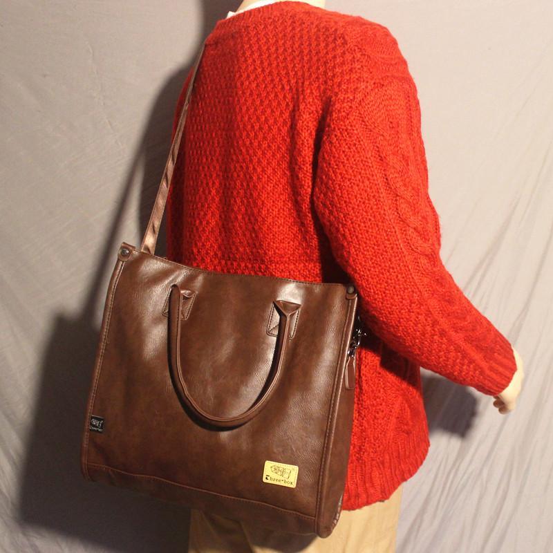 Large-Capacity Messenger Bag