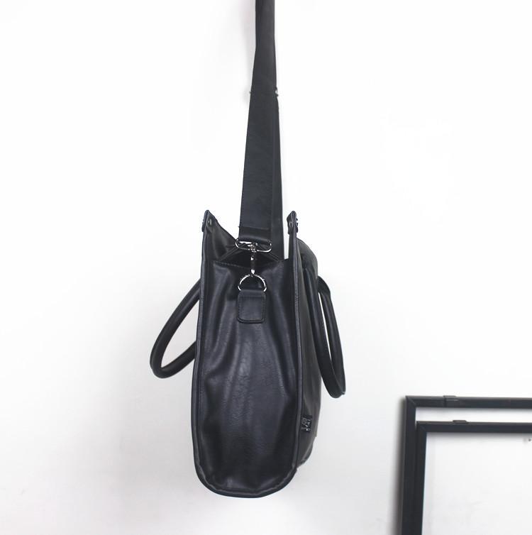 Large-Capacity Messenger Bag