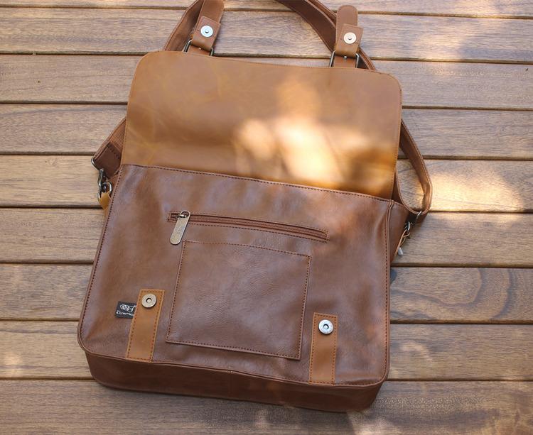 Large-Capacity Commuter Bag