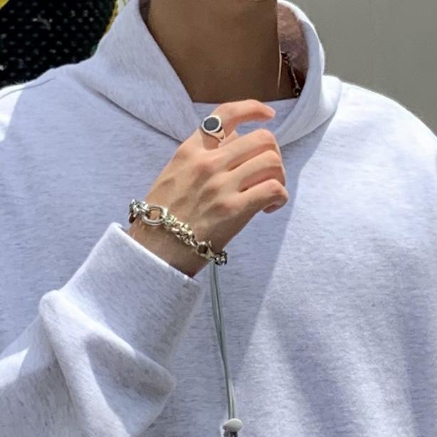 Metal Chain Bracelet.