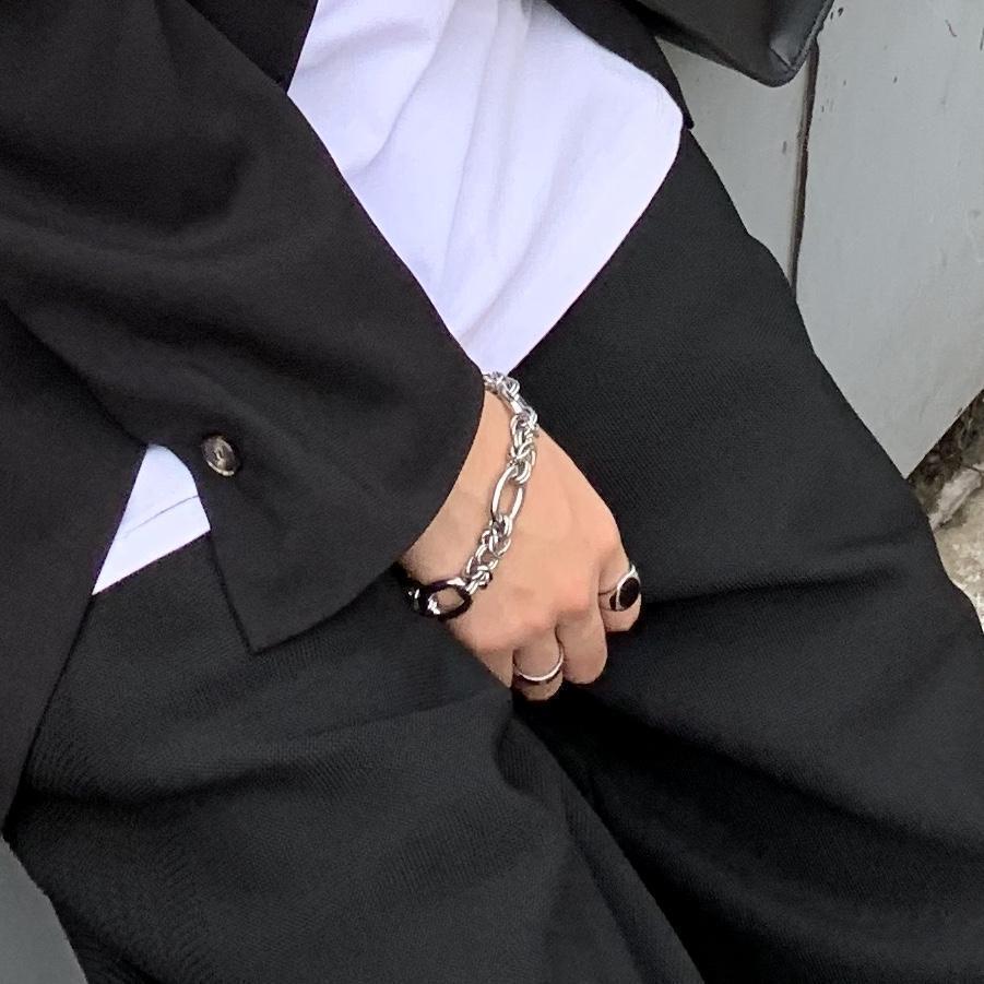 Metal Chain Bracelet.