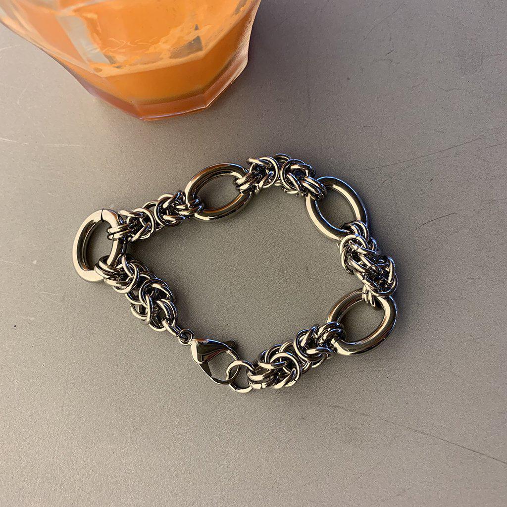 Metal Chain Bracelet.
