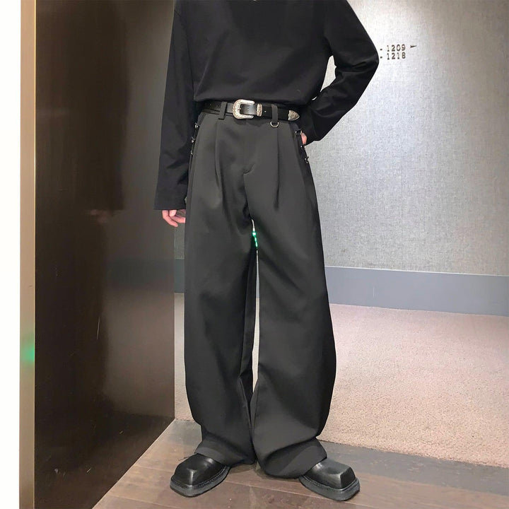 Metal Ring Black Pleated Pants