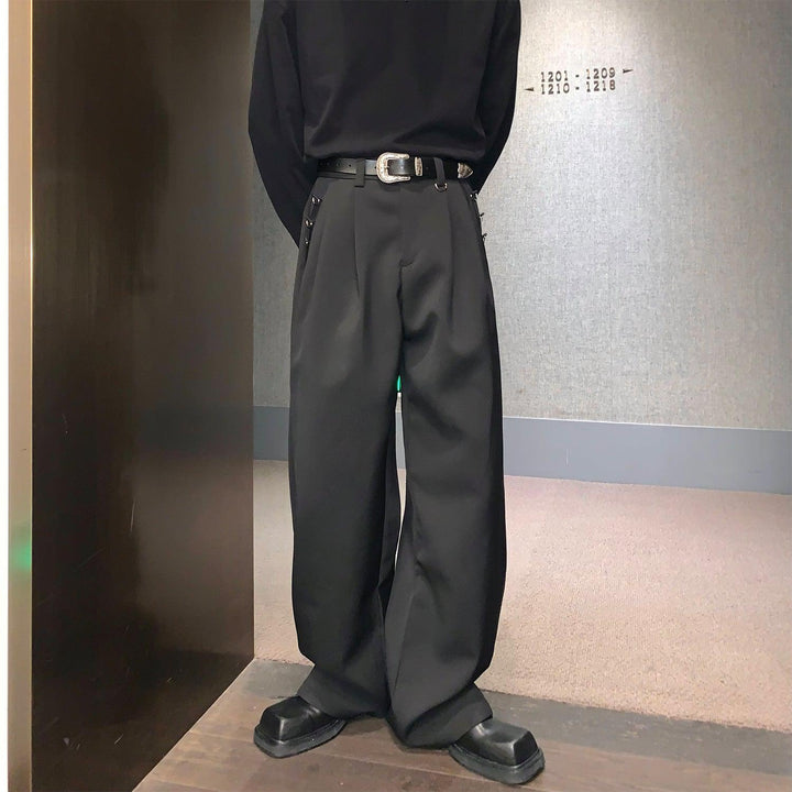 Metal Ring Black Pleated Pants