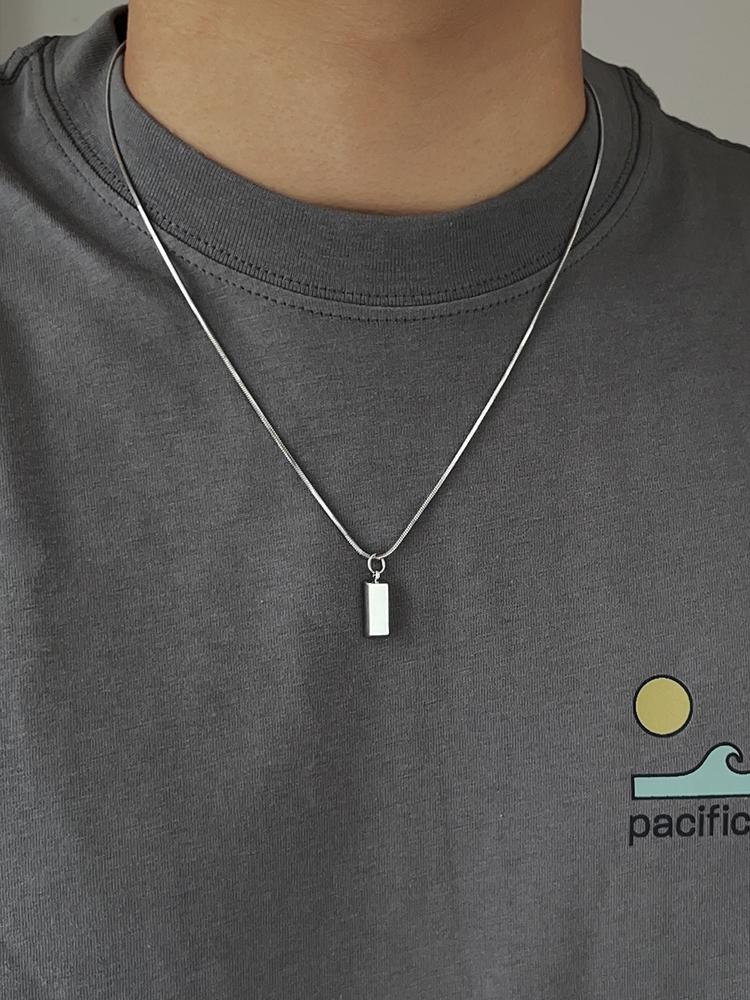 Minimalist Pendant Necklace