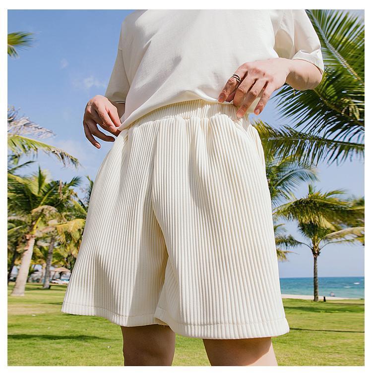 Oversized Pleated Shorts