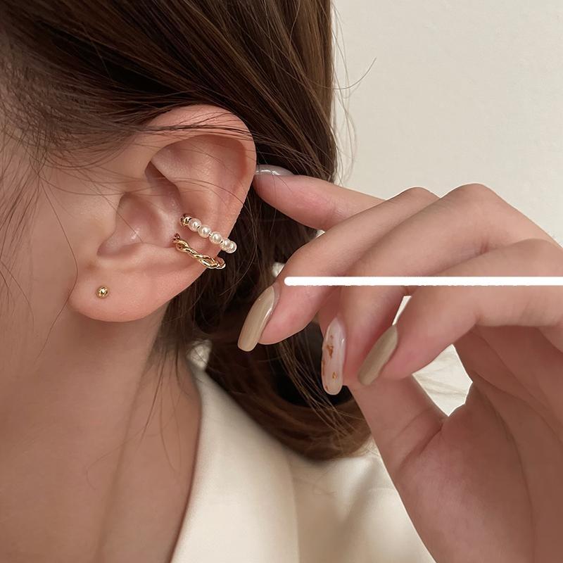 Pearl Ear Bone Clip