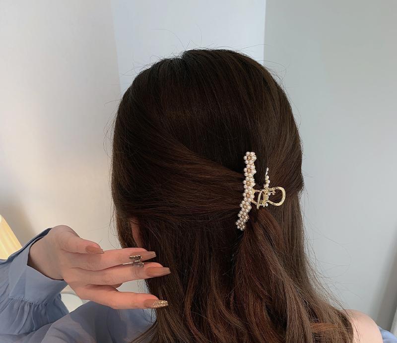 Pearl Flower Hair Claw Clip