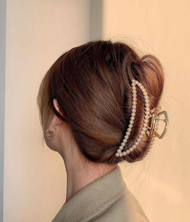 Pearl Hair Claw Clip