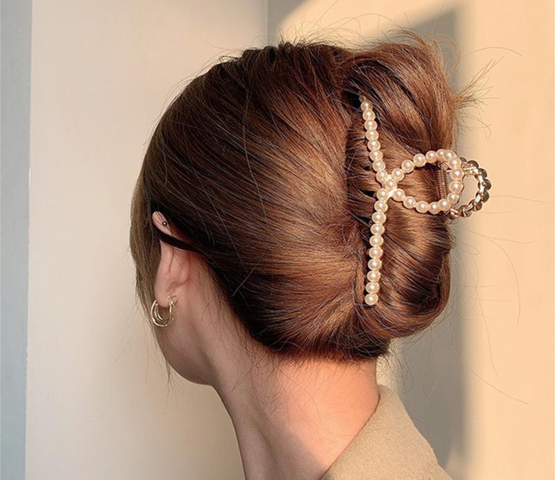 Pearl Hair Claw Clip