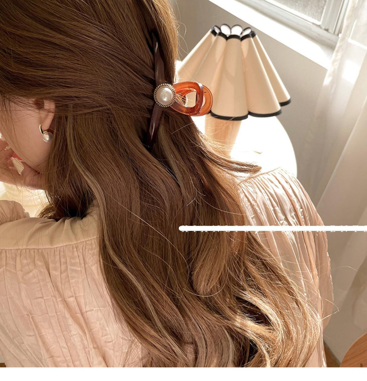 Pearl Hair Claw Clip