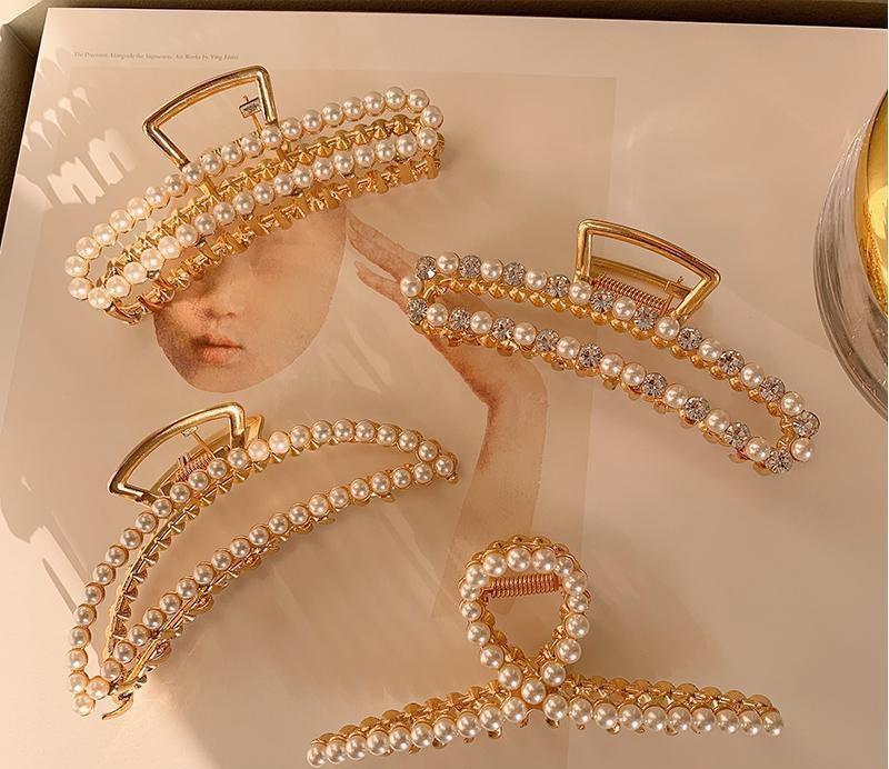 Pearl Hair Claw Clip