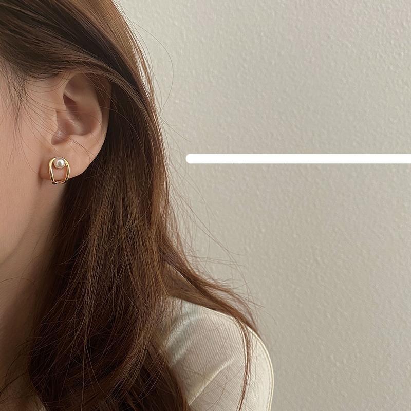 Retro Pearl Earrings