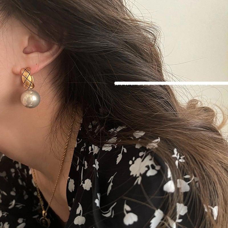 Retro Pearl Earrings