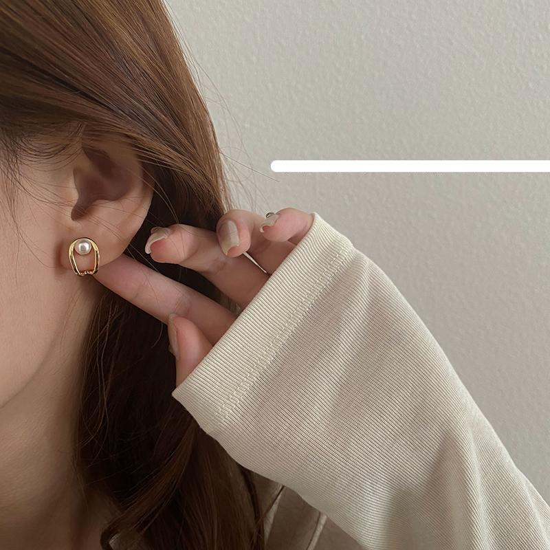 Retro Pearl Earrings