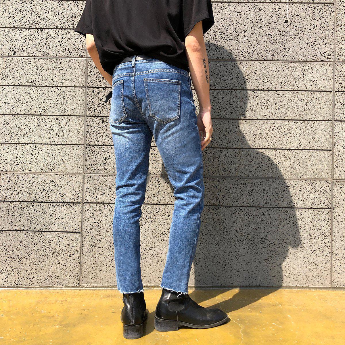 Jean déchiré étiré.