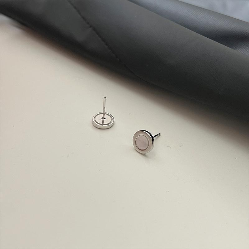 Shell Stud Earrings