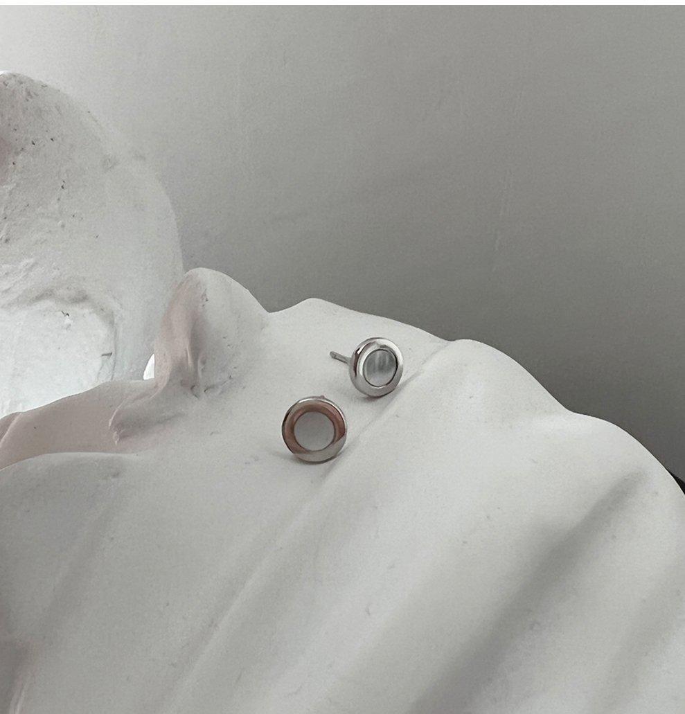 Shell Stud Earrings