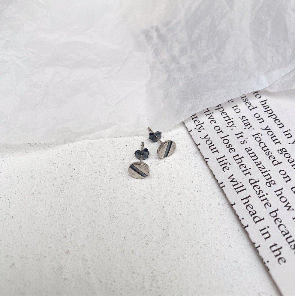Silver Screw Ear Studs