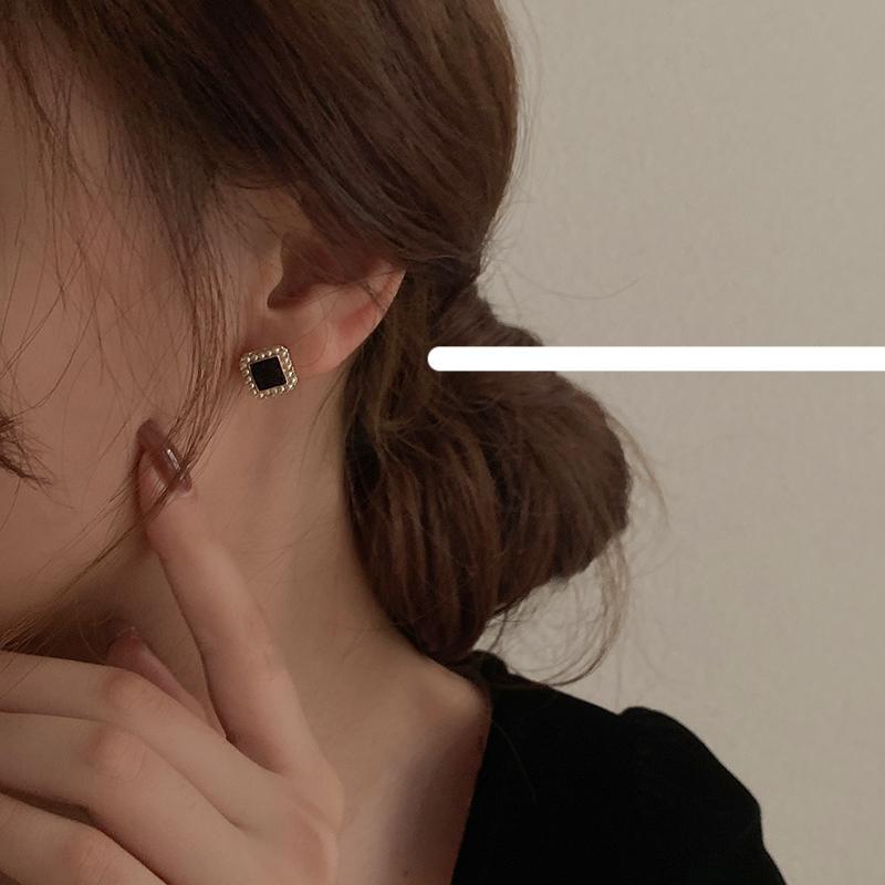 Square Pearl Earrings