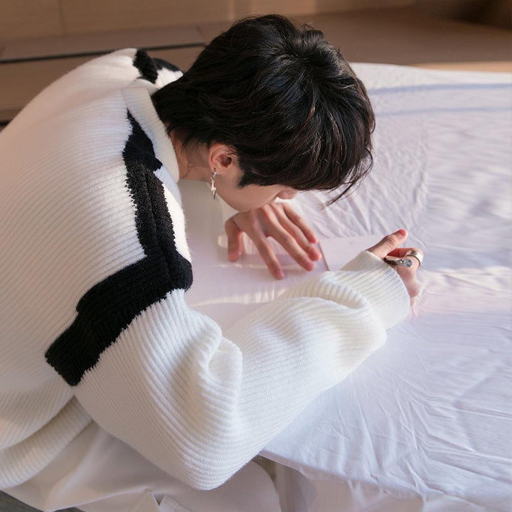 Stitching Contrast Color Knitted Sweater
