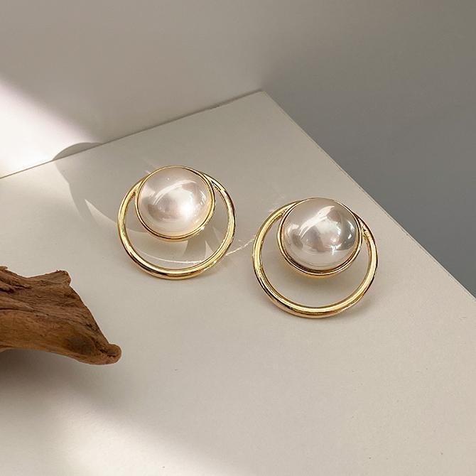 Vintage Elegant Pearl Earrings