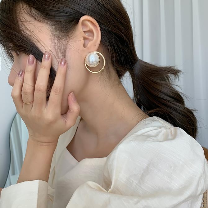 Vintage Elegant Pearl Earrings